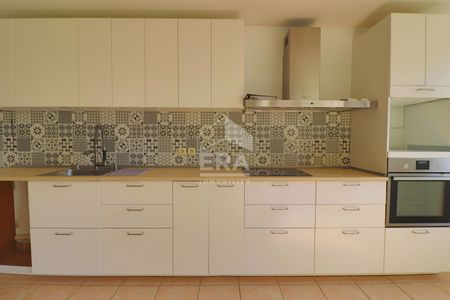 Appartement 10ème - Secteur Saint Jean - 3 pièces 71 m2 - Balcon - Parking - Traversant - Photo 3