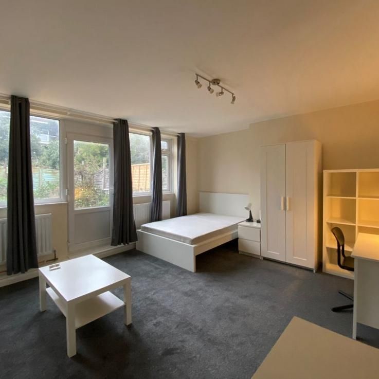 4 bedroom flat share to rent - Photo 1