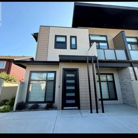 4 Bed 3 Bath Townhouse - Photo 4