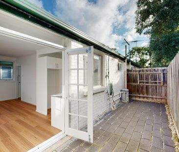 A Rare Riverside Find! - Photo 6