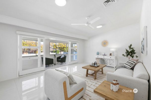 Bright, Renovated Family Home in Prime Sunnybank Location - Photo 1