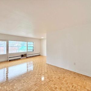 1 CH - 1 SDB - Westmount - $1,600 /mo - Photo 2