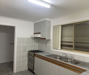 Charming 3-Bedroom Home in Sunshine North - Photo 6