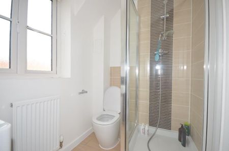 2 bedroom semi-detached house to rent - Photo 5