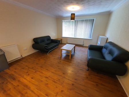 3 Bed Flat, Hmo Licensed - St. Mungo Avenue, G4 - Photo 2