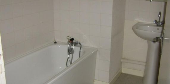 Location Appartement 3 pièces 76m² - Photo 2