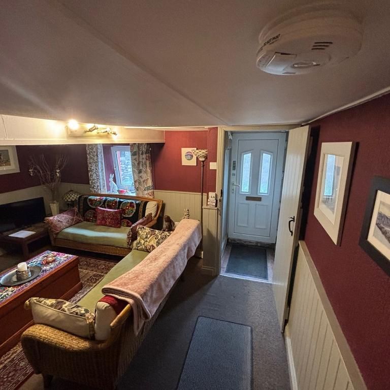 2 bedroom terraced house to rent - Photo 1