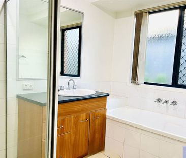 For Lease: Spacious Family Home in Sought-After Parkinson Location - Photo 6