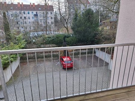 1 Etage - EBK - Balkon - Tolle Raumaufteilung - Überzeugen Sie sich selbst :) - Photo 5