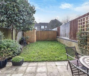 Stephen Close, Twyford, RG10 - Photo 2