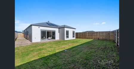 12 Hazelmere Avenue, Eynesbury - Photo 2