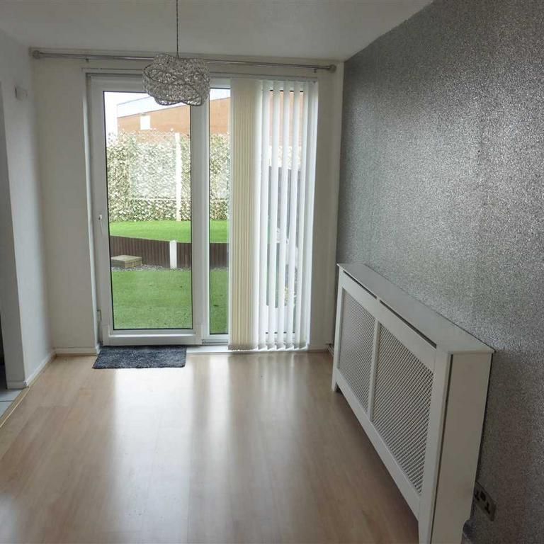 3 bedroom semi-detached house to rent - Photo 1