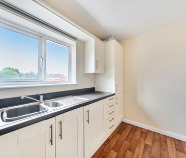 2 bedroom maisonette to rent - Photo 4