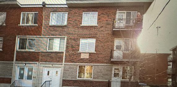 Appartement Rosemont/La Petite-Patrie (Montréal) À Louer - Photo 2