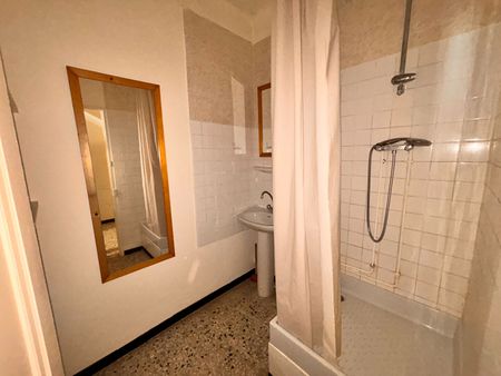 NIMES ST CESAIRE CHAMBRE DE 25M² ET PARKING, ETUDIANT, - Photo 4