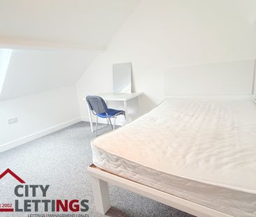 5 Bedroom Town House - Photo 4
