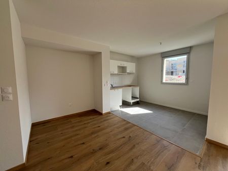 Location Appartement 3 pièces 59m² EAUNES 31600 - Photo 3