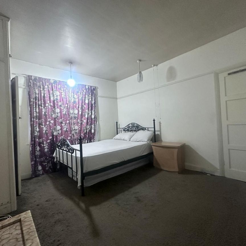 Room in a Shared House, Vaughan Gardens, IG1 - Photo 1