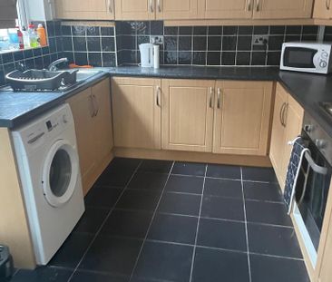 1 bedroom in a house share to rent - Photo 5