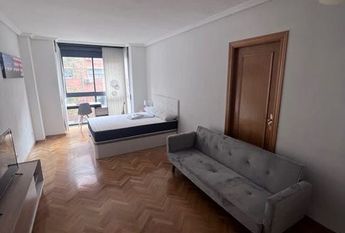 Calle Ladera de los Almendros, Madrid, Community of Madrid 28032