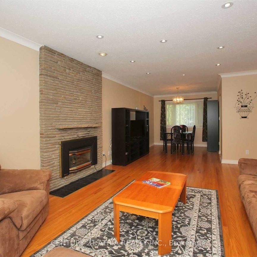 For Lease - 16 Brightbay Crescent, Markham, Ontario - Photo 1