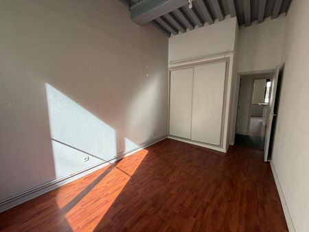 Location Appartement 3 pièces 71m² LYON 7ème - Photo 2