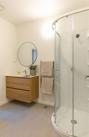Modern inner-city apartment - Photo 4