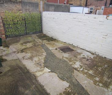 2 bedroom terraced house to rent - Photo 3