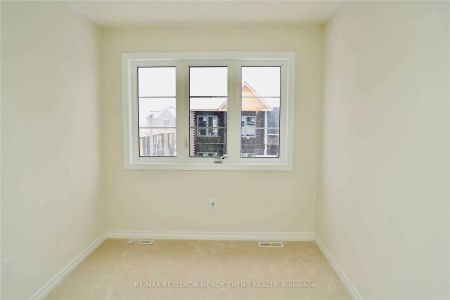 Property For Lease | W9046121 - Photo 4