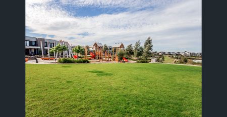 Spacious townhouse great location walking to train station - Photo 2