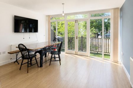 3 bedroom terraced house to rent - Photo 2