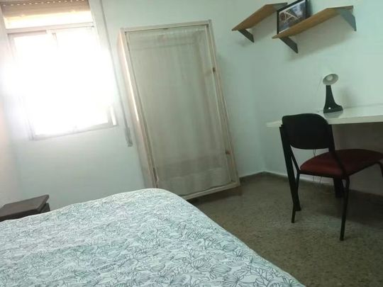 Calle Atanasio Barrón, Sevilla, Andalusia 41003 - Photo 1