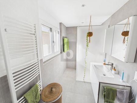 CHARMING AND GENEROUS WITH GALLERY - Photo 4