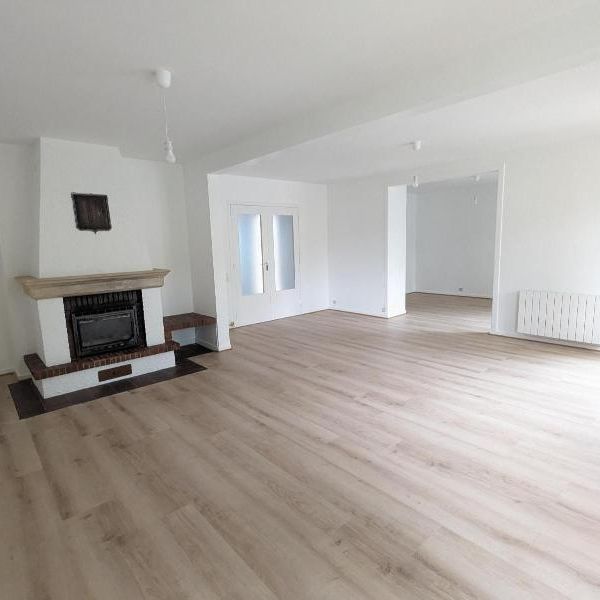 Location Appartement 4 pièces 131m² CHAMALIERES 63400 - Photo 1