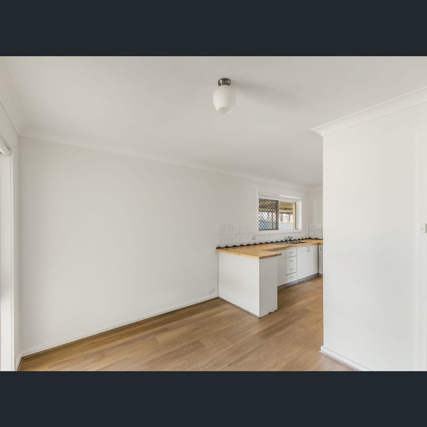 9 Farmer Way, Parmelia, WA 6167 - Photo 1