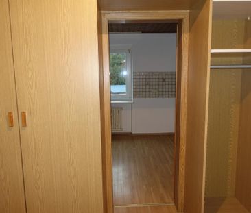 Buchbach: geräumige zentral gelegene 3-Zimmer-Wohnung, 1. OG, ohne ... - Photo 3