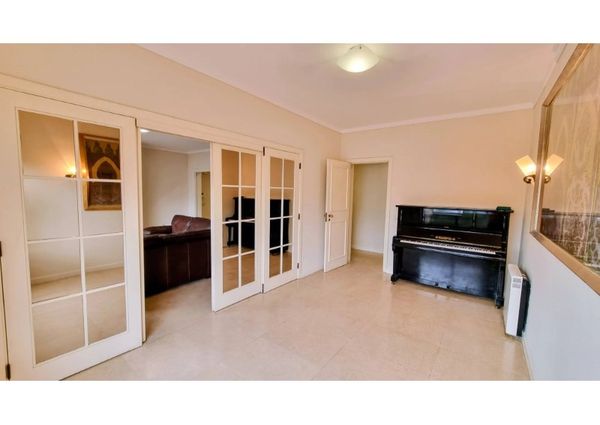 Apartamento T5 em Lisboa