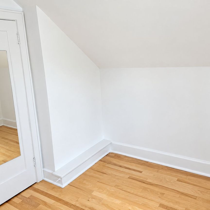 For Lease - 132 Bridgeport Road Unit# Upper, Waterloo, Ontario - Photo 1