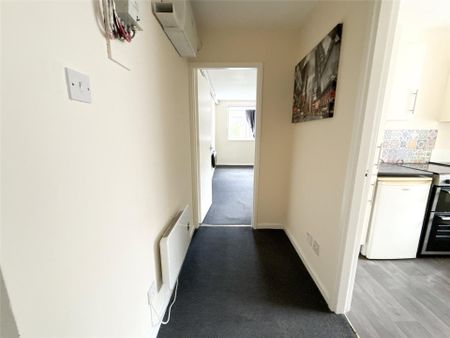 Edrich House, St. Johns Green, North Shields, NE29 - Photo 4
