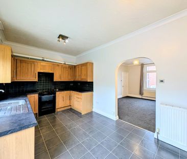 2 bedroom terraced house to rent - Photo 4