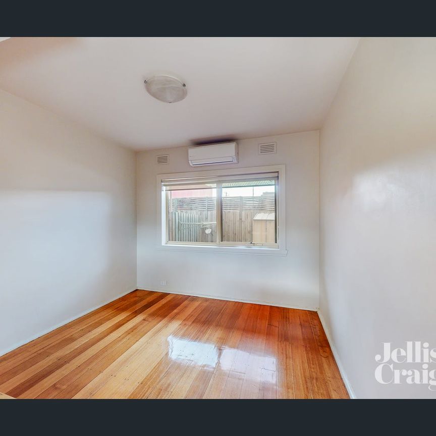 1/1a Gilbertson Street, Essendon, Vic 3040 - Photo 1