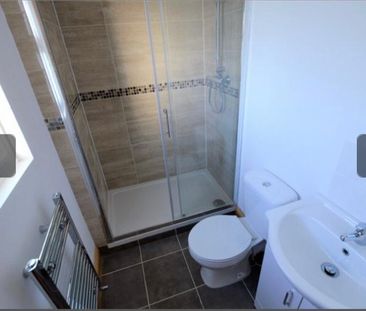 Room in a Shared House, Osterley Gardens, CR7 - Photo 6