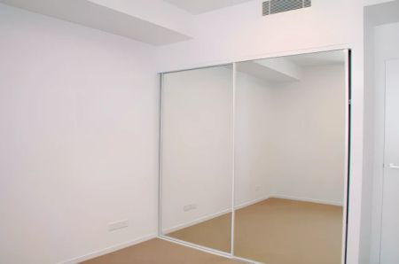 1Bedrooms, 1Bathrooms - Photo 2