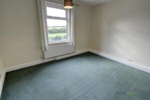 2 BEDROOM House - Semi-Detached - Photo 4