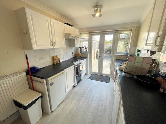 3 bedroom terraced house to rent - Photo 1