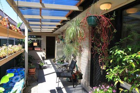 1/22 Mulqueeny Street, Wodonga VIC 3690 - Townhouse For Rent | Domain - Photo 5