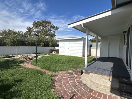 9 Larool Street, TAMWORTH NSW 2340 - Photo 2