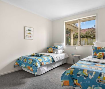 Spacious 3-bedroom Home With Double Garage In Melville! - Photo 4