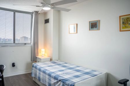 7601 Bathurst Street #1105 - Photo 4