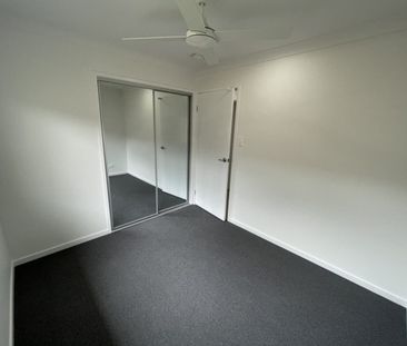 Stylish, Modern & Compact Family Home - Photo 4